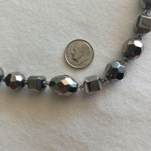 Vtg Metallic Bead Necklace 16" - Picture 2 of 10